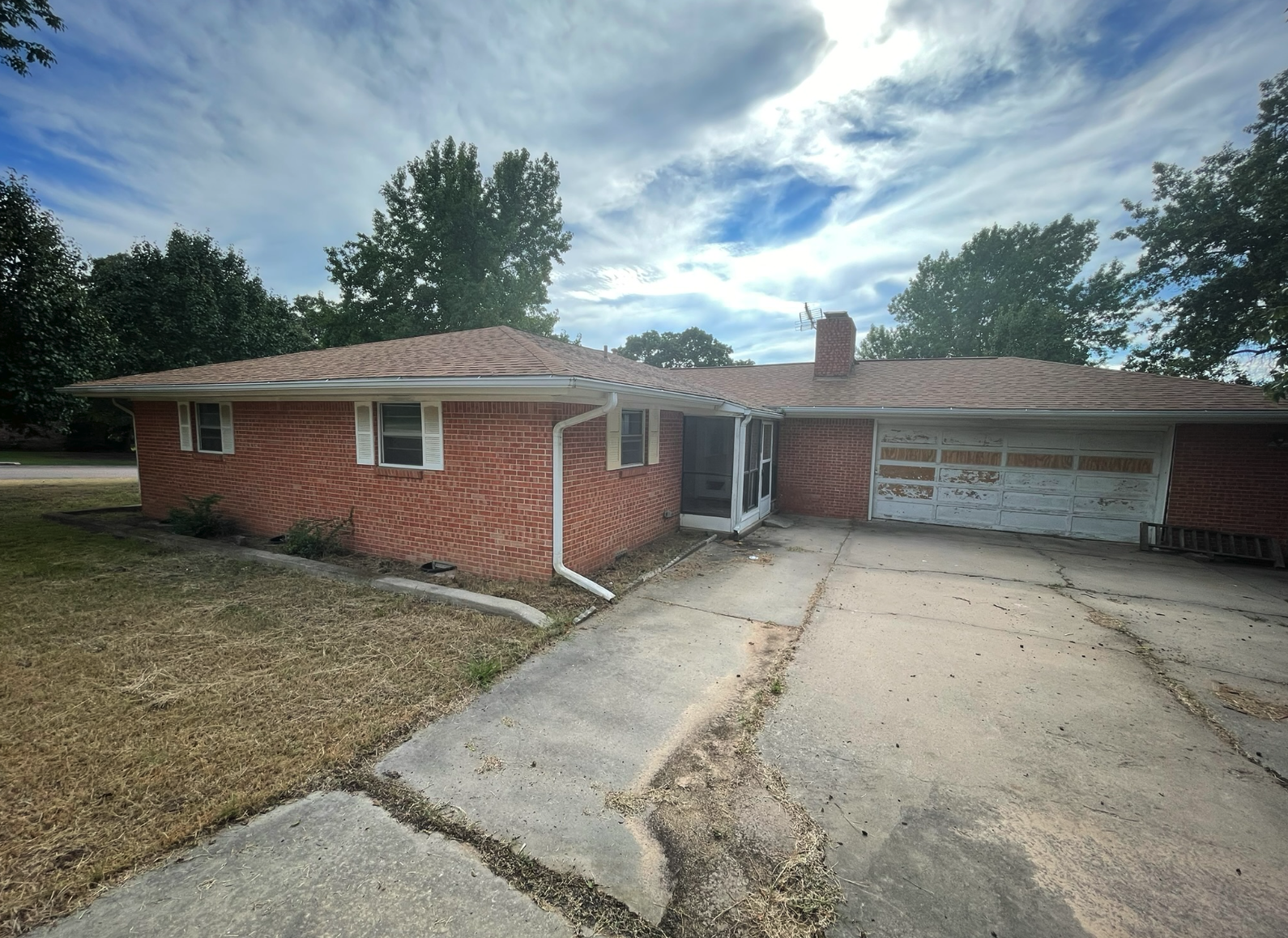 🏠 Local Landlord Selling 3 Bedroom 1 Bath Close to Country Club – Ada